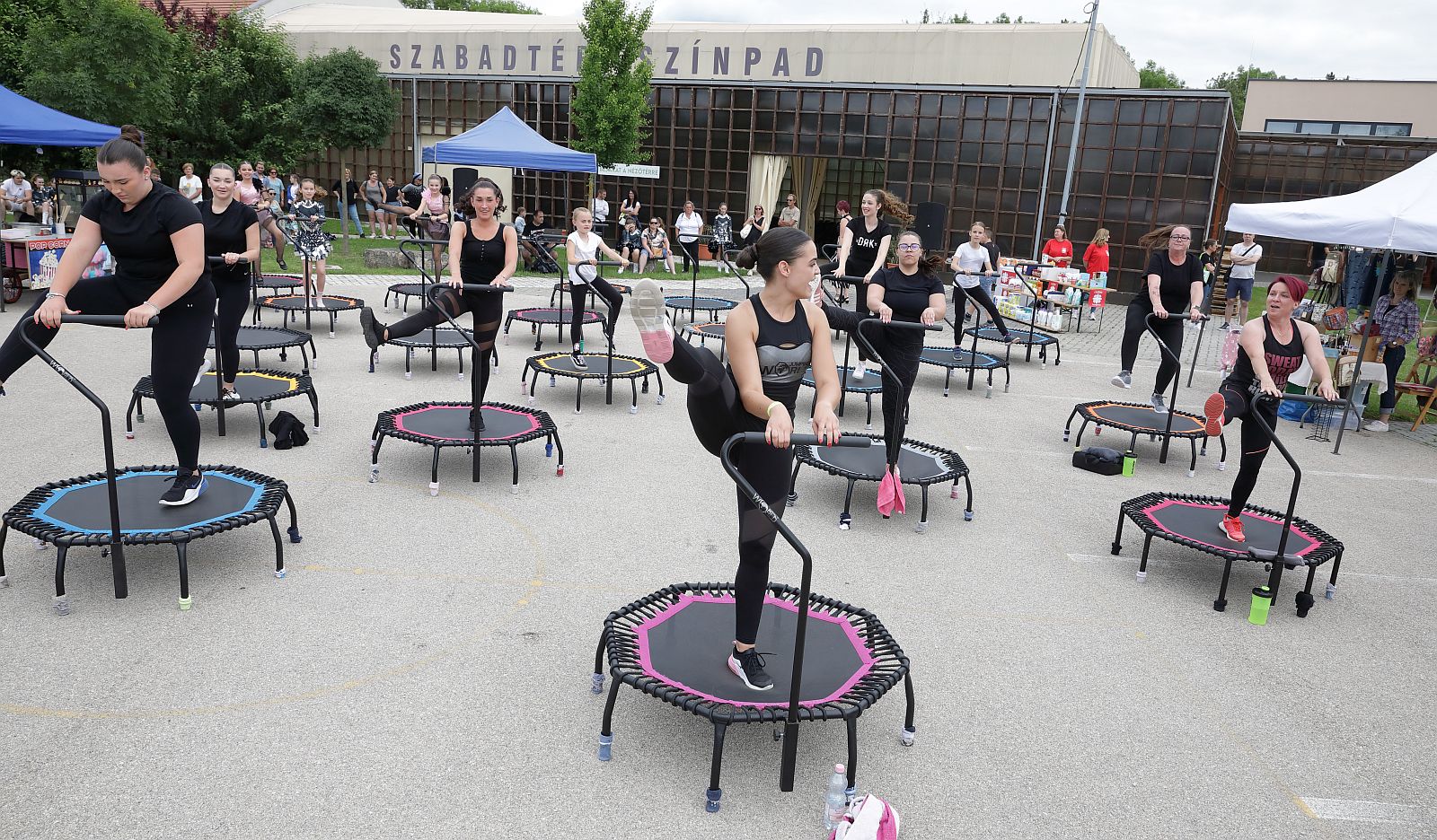 Szárazréti forgatag - jókedv és vidámság vasárnap délután